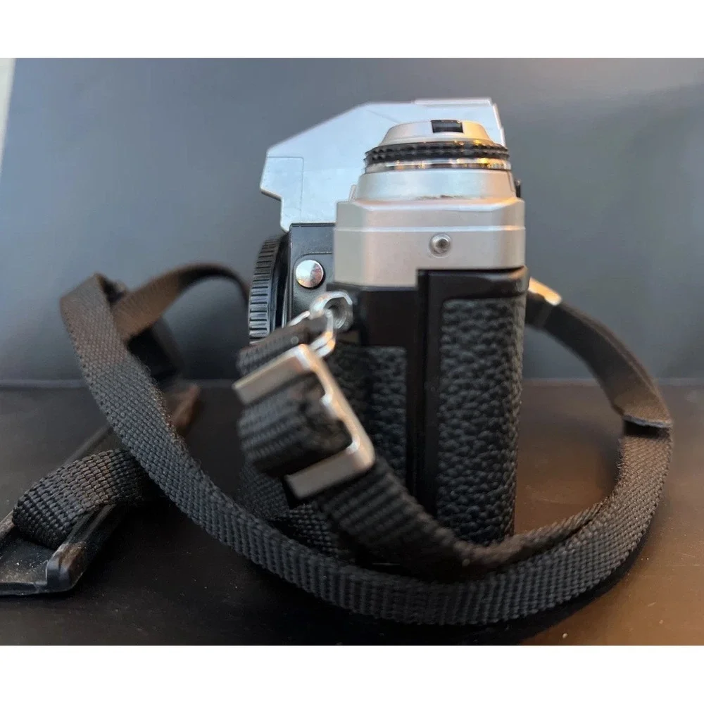 Minolta X-370 35mm SLR Camera Body, Lens Cap and Box